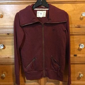 Maroon element zipup